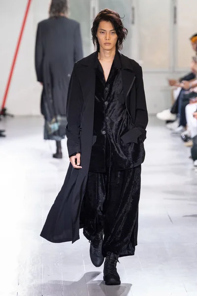 Look 8